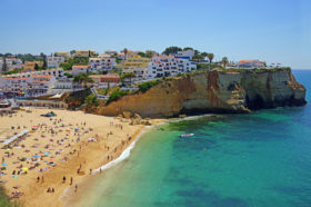 Magyarország–Portugália másképp: hol, mennyit kell dolgozni egy saját ingatlanért?