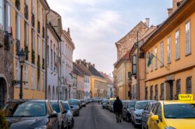 Márciusban havi 187 ezres lakbértámogatás indult, áprilistól pedig újabb állami támogatást igényelhetnek a fiatalok