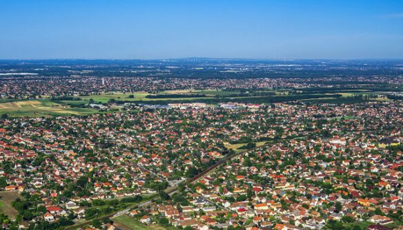 A gazdaságilag a legfejlettebb országrészek közé sorolt nyugat-dunántúli régióban például majdnem 5 százalékkal nőttek a lakásárak a múlt év utolsó negyedévében az egy évvel korábbihoz képest.
