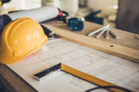 Kevesebb lakás épült az első félévben, az árak a plafont súrolják