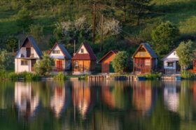 Berobban a kánikula, de vannak még megfizethető nyaralóövezetek, ahol 25 millió forint alatt jár az átlagár