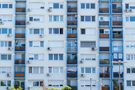 Negyvenszeres árkülönbség a legdrágább és a legolcsóbb panellakás között