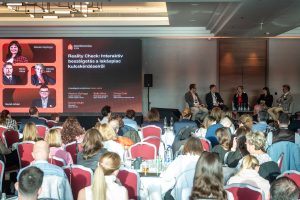 A "Reality check" kerekasztal beszélgetés a Comferencia színpadán
